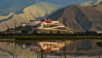 Fly in fly out Tibet Tour – 4 Days	