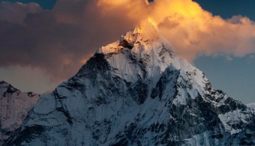 Island Peak Climbing with Everest Base Camp – 20 days